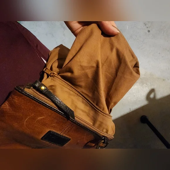 Fossil crossbody purse - Picture 10 of 15